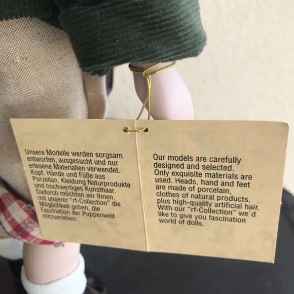 New RF Collection 17" Porcelain German Doll Set Bavarian Attire w/Tags & Stands - Picture 6 of 15